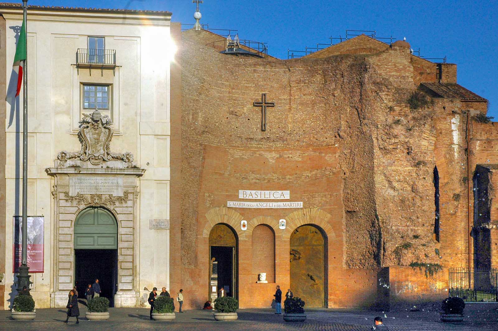 La facciata di Santa Maria degli Angeli