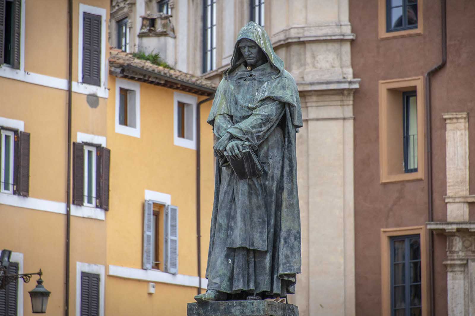 La statua di Giordano Bruno a Campo de' Fiori