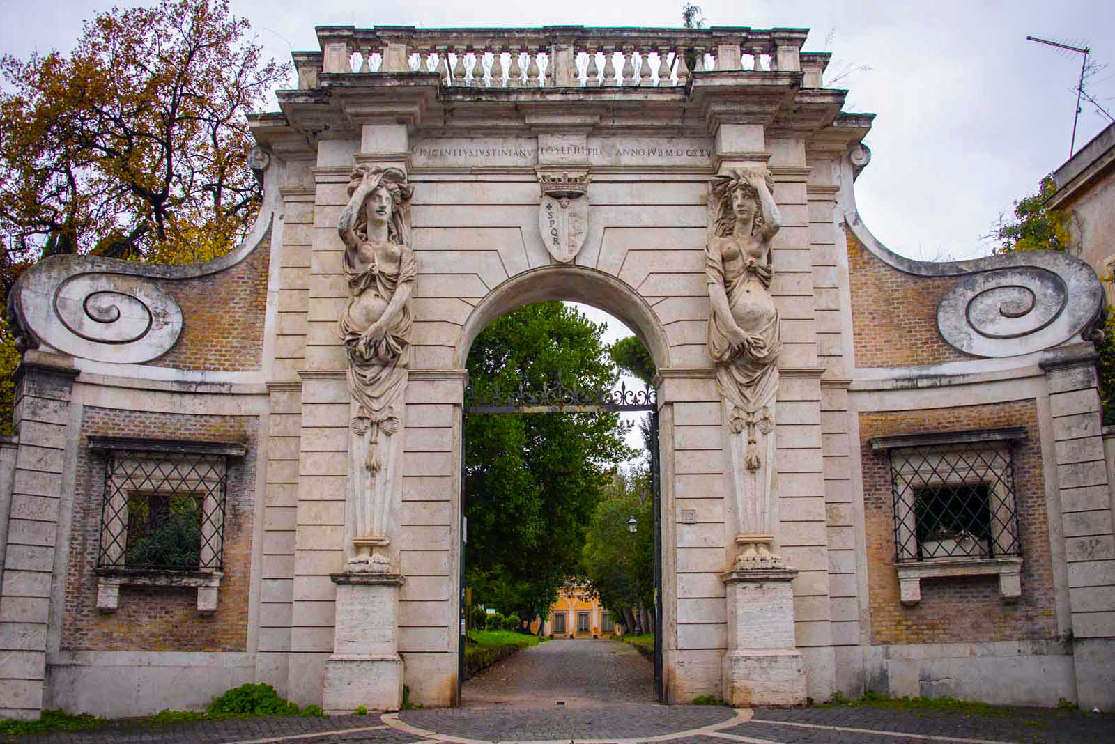 Ingresso principale della Villa Celimontana